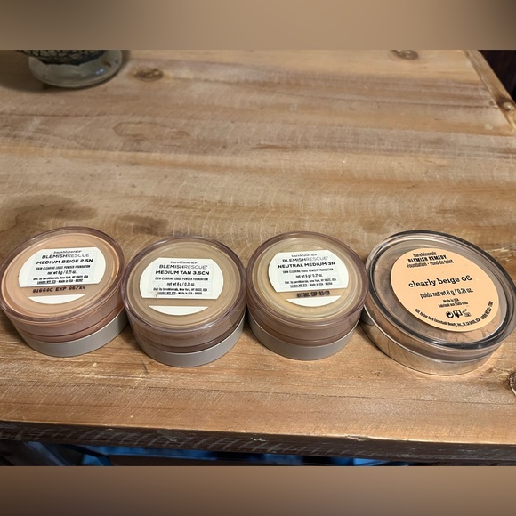 BareMinerals Blemish Rescue/Remedy - Picture 7 of 12